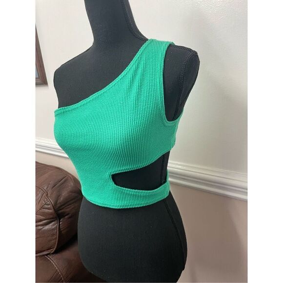 NWT Pretty Little Things Bright Green Crinkle Rib One Shoulder Cut Out Crop Top - Picture 2 of 8